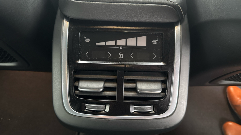 Volvo XC60 2.0 B4D Plus Dark 5dr AWD Geartronic Diesel Estate